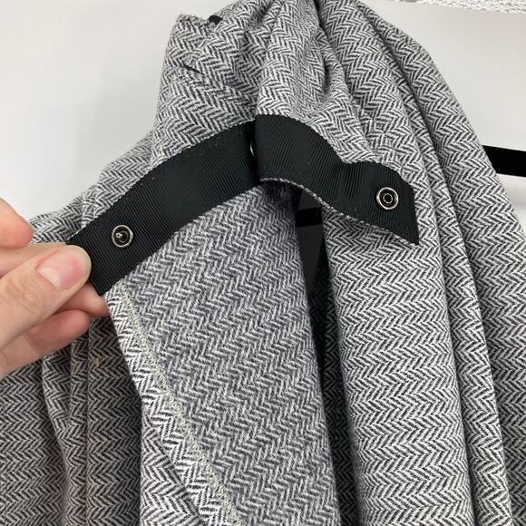 LULULEMON GRAY VINYASA GHOST HERRINGBONE BLACK SNAP STRETCH INFINITY SCARF - Picture 3 of 5